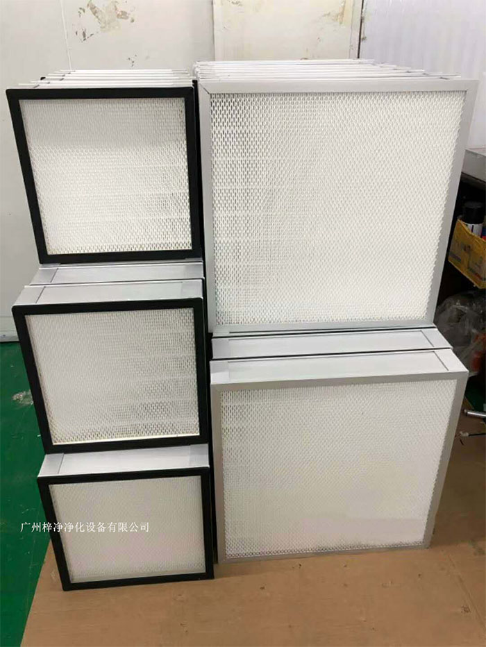 ULPA高效過濾器適用于對潔凈度要求極高的領域，如生物制藥、半導體潔凈室等。